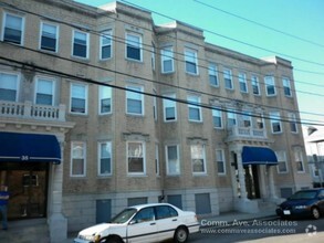 Building Photo - 35 Gardner St