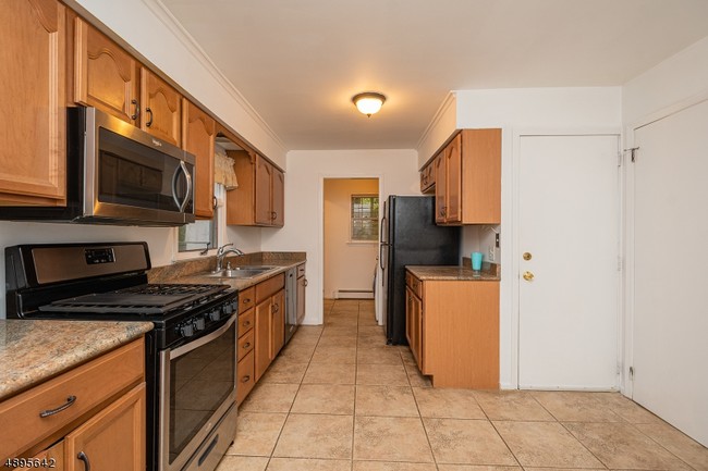 Building Photo - 8 Manheim Rd