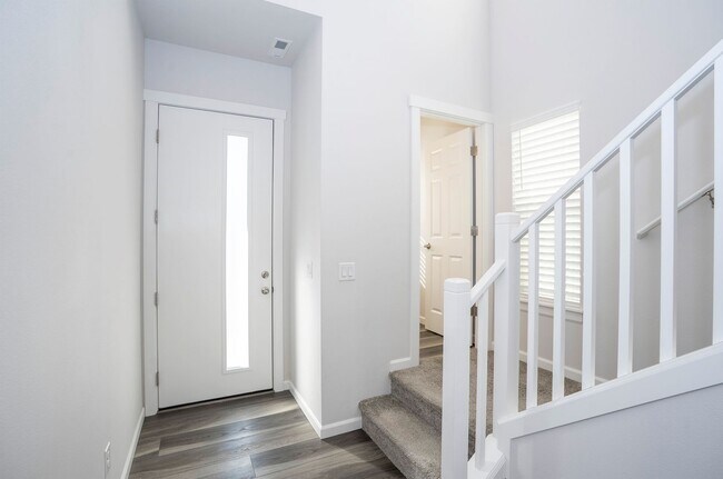 Foto del edificio - Newer 3-Bed Edgewood Home with A/C, Loft, ...
