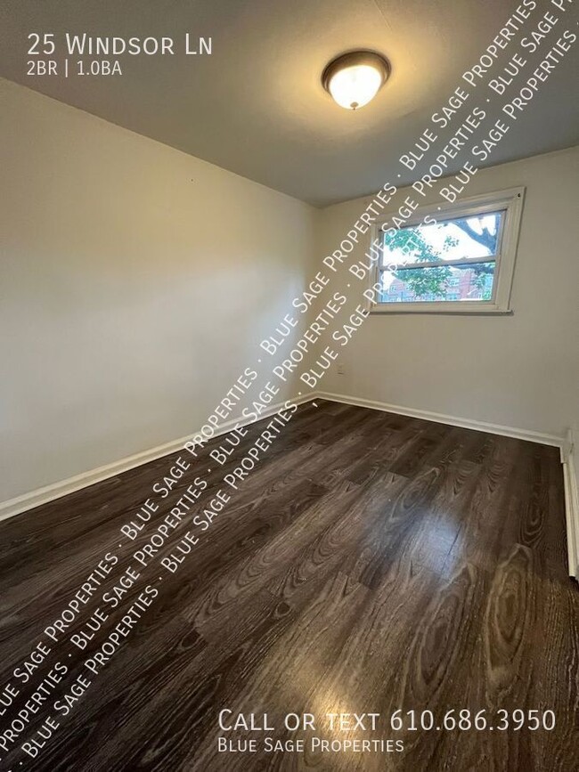 Building Photo - Beautiful 2 Bedroom 1 Bath Apartment in Cl...