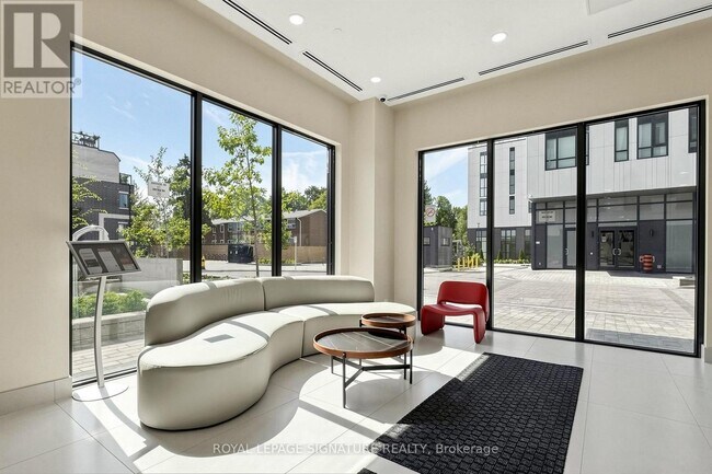 Building Photo - 3429 Sheppard Ave E