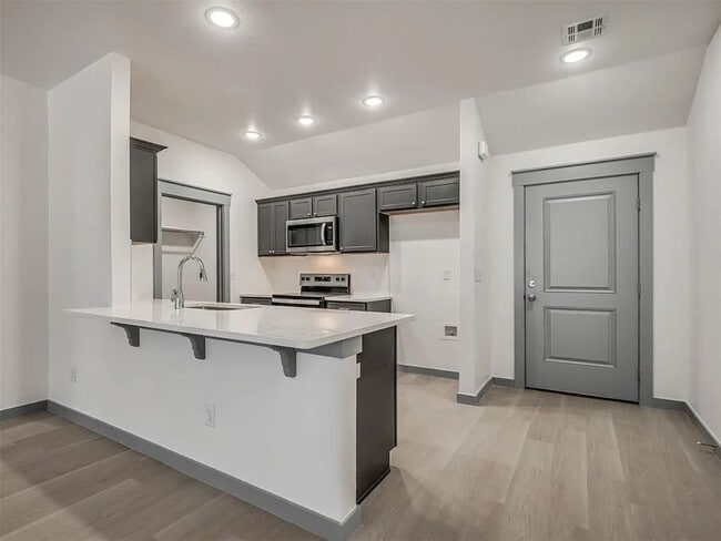 Foto del edificio - Turnkey 3-Bedroom Home in NW OKC – Perfect for Pets!