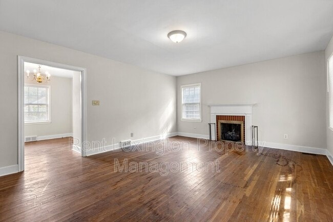 Building Photo - 312 Boiling Springs Dr