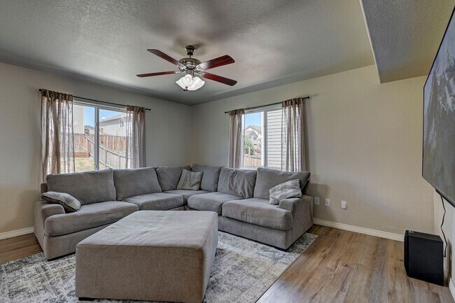 Foto del edificio - FANTASTIC 3 BEDROOM 3 BATHROOM LOCATED IN ...