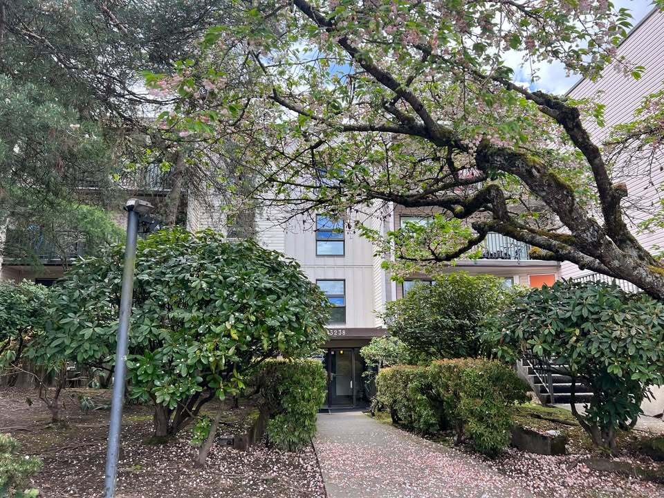 Photo principale - 7441 Victoria Dr