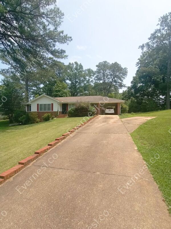 1719 29th Ave, Hueytown, AL 35023 House Rental in Hueytown, AL