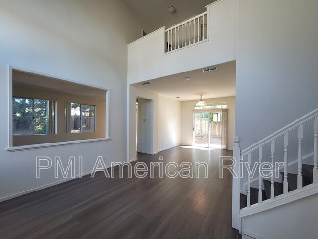 Building Photo - 103 Farham Dr