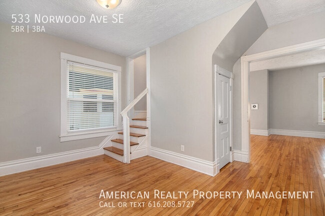 Foto del edificio - 533 Norwood Ave SE