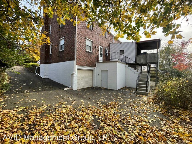 Foto del edificio - 3 br, 1 bath House - 4130 Lebanon Church Rd