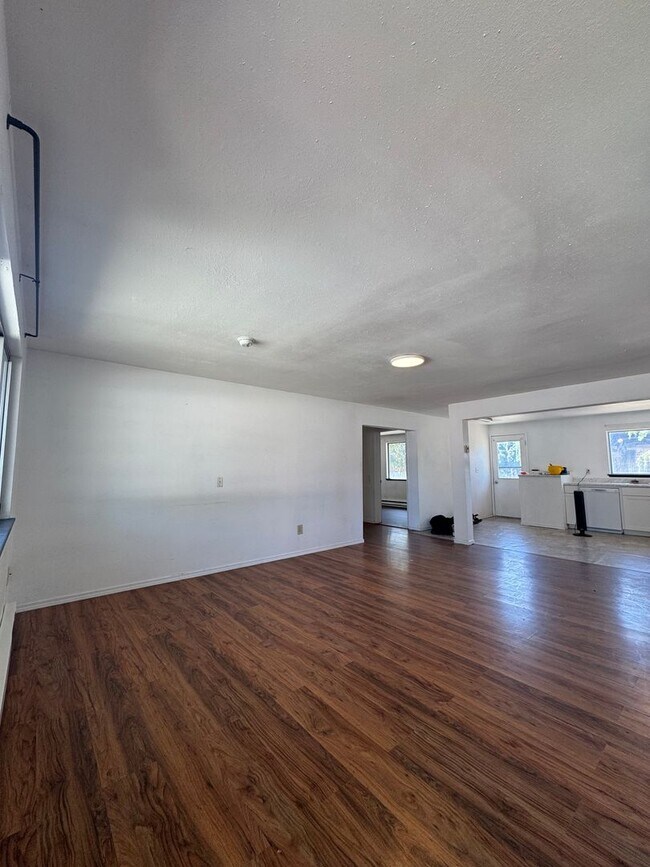Foto del edificio - PET FRIENDLY 4 Bedroom 2 Bath