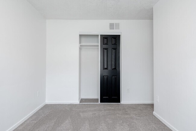 Building Photo - 3BR townhome in Scenic Hills Homes in Midland, PA