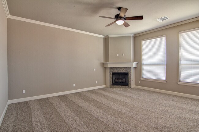 Building Photo - Beautiful Foster Signature Home in Great Location!
