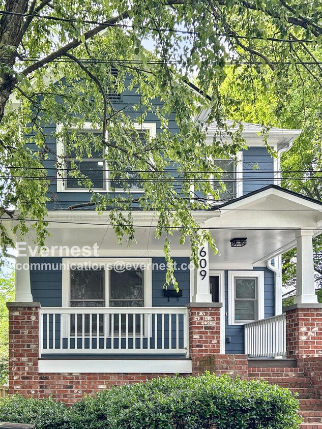 Primary Photo - 609 Old Wheat St NE
