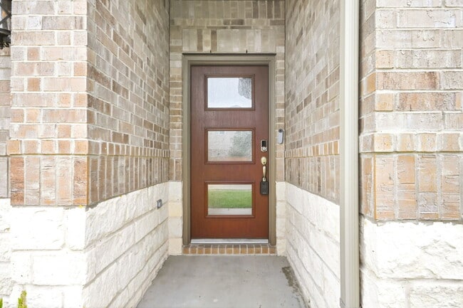 Photo - Gorgeous 3/2 in Sierra Vista with a Backyard Oasis! Apartment