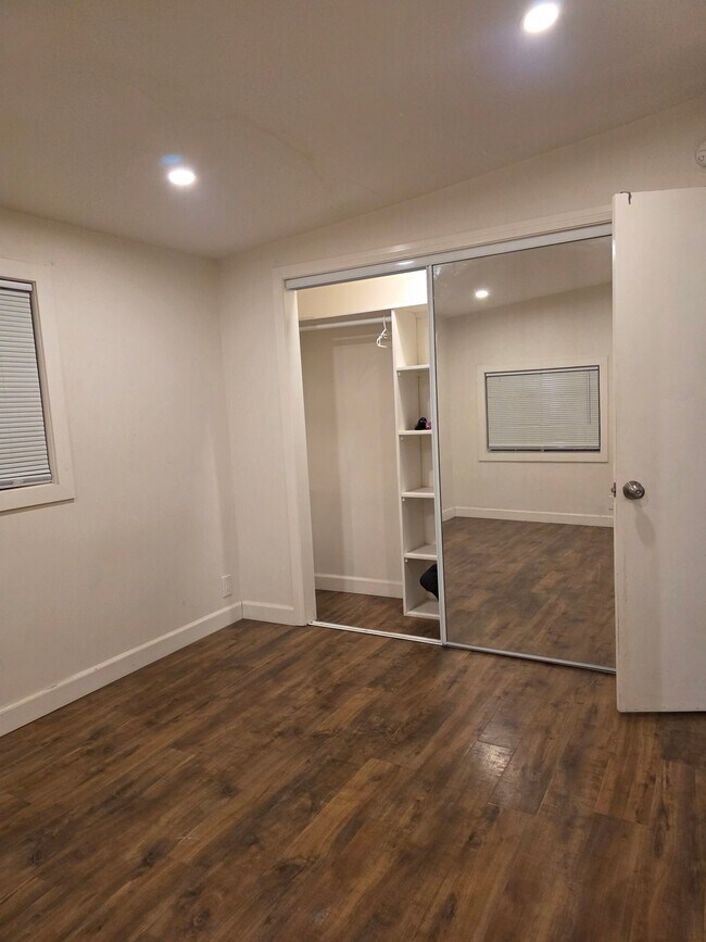 Foto del edificio - 746 N Virginia Ct
