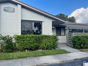 Building Photo - 447 Lakeview Dr