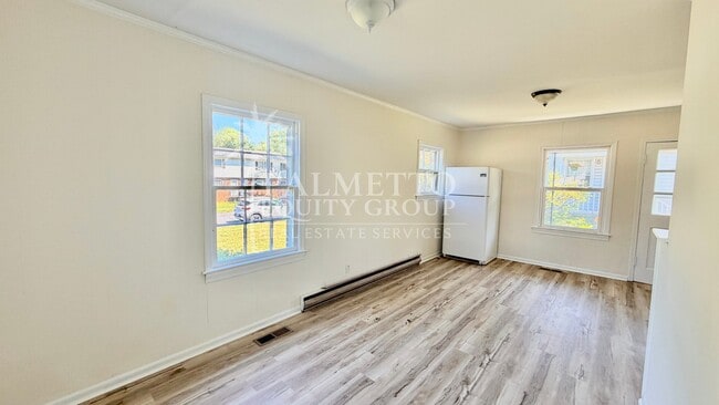 Building Photo - 1512 Andover Ave