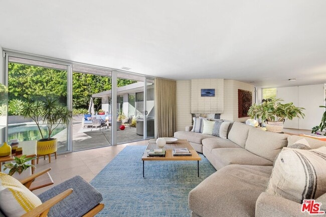 Foto del edificio - 3523 Beverly Ridge Dr
