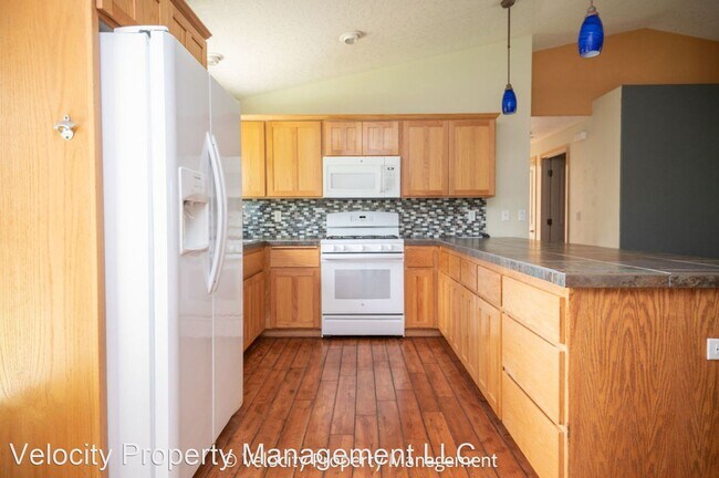 Foto del edificio - 3 br, 2 bath House - 20540 Peak Ave.