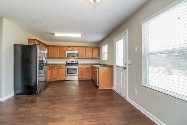 Building Photo - 805 Creek Oak Dr