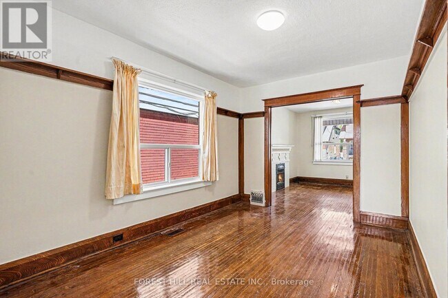 Building Photo - 113 Milverton Blvd