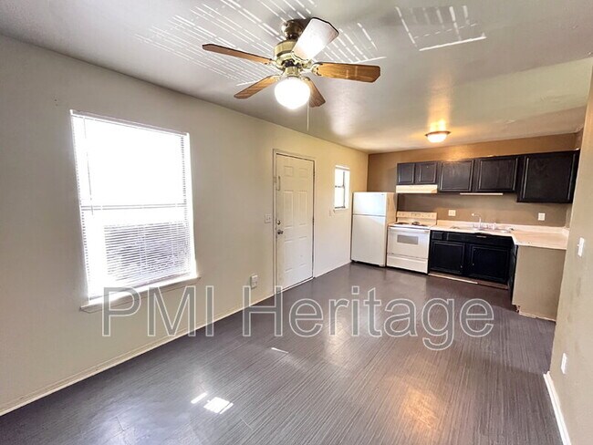 Foto del edificio - 809 E Huntsville Ave