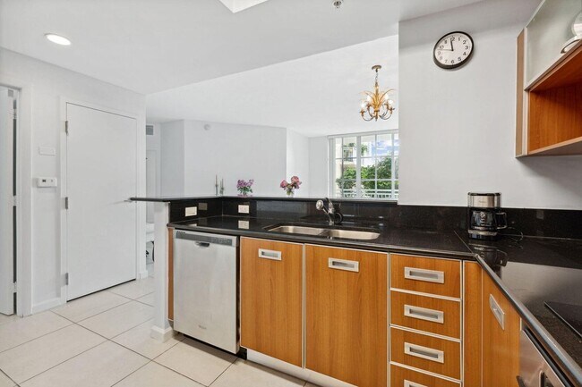 Foto del edificio - 410 Evernia St