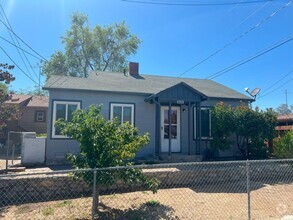 Building Photo - 619 18th St