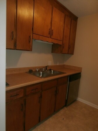 Building Photo - 1600 Rucker Blvd Unit 4