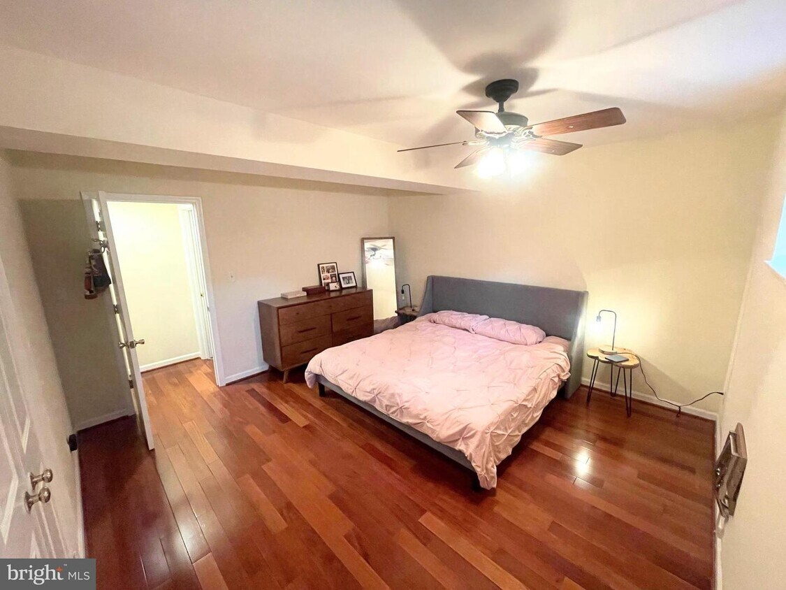 3930 Langley Ct NW Unit A637, Washington, DC 20016 Room for Rent in
