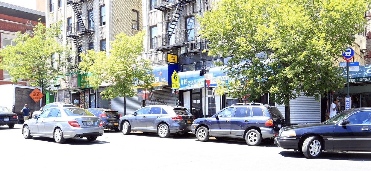Building Photo - 395 E 151st St