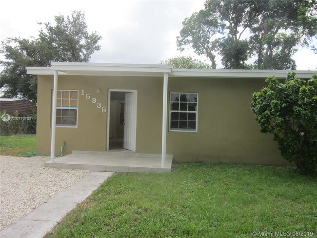 Building Photo - 15935 E Bunche Park Dr