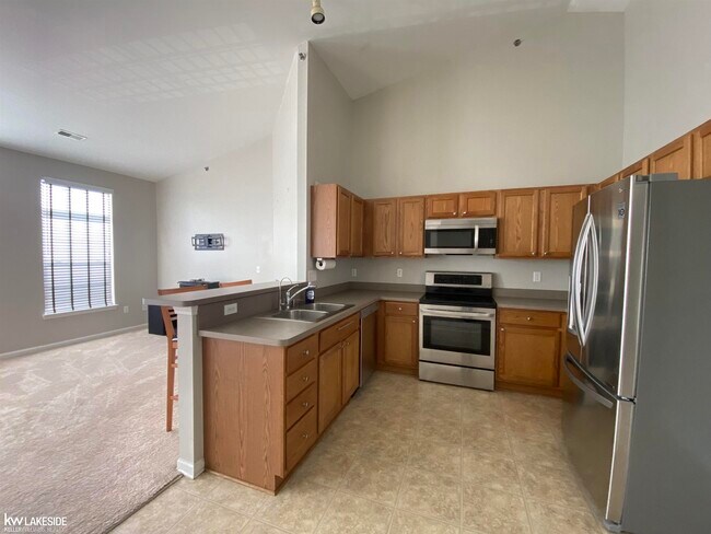 Building Photo - 14285 Vauxhall Dr