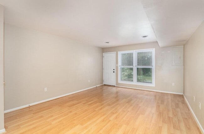 Building Photo - 6259 Stanford Ct