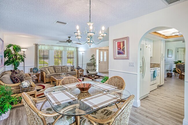 Foto del edificio - 5036 SW 9th Pl