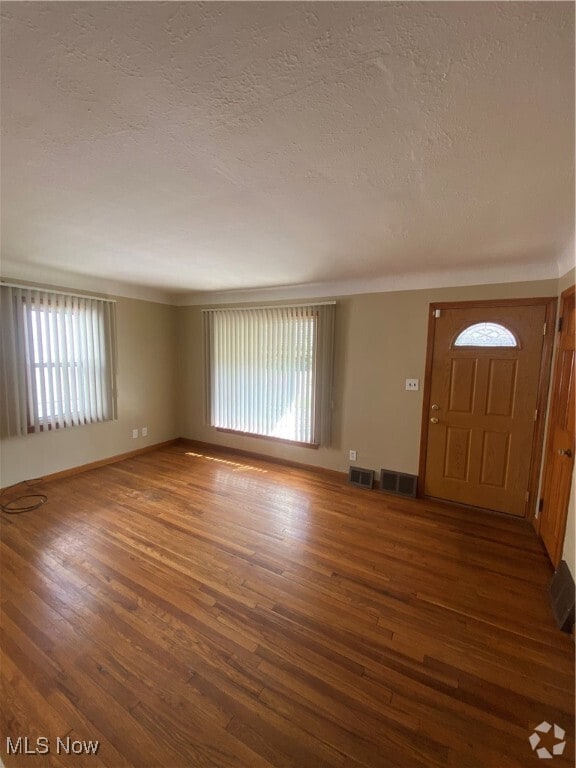 Building Photo - 15405 Corkhill Rd