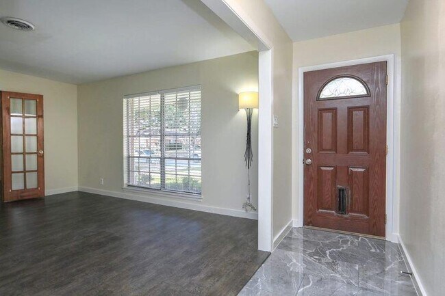 Building Photo - 5407 Rutherglenn Dr