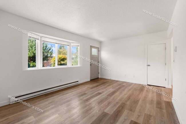 Building Photo - 8442 SE 23rd Ave