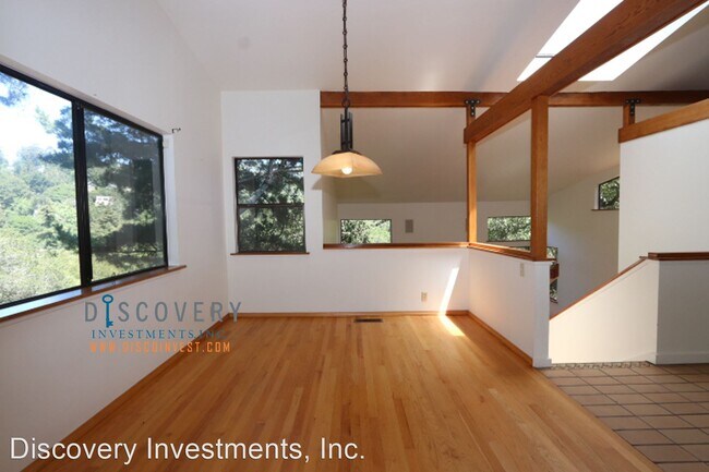 Building Photo - 4 br, 2.5 bath House - 5635 Merriewood Dr.