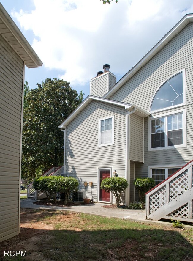 Building Photo - 2 br, 2 bath House - 1039 Stones Throw