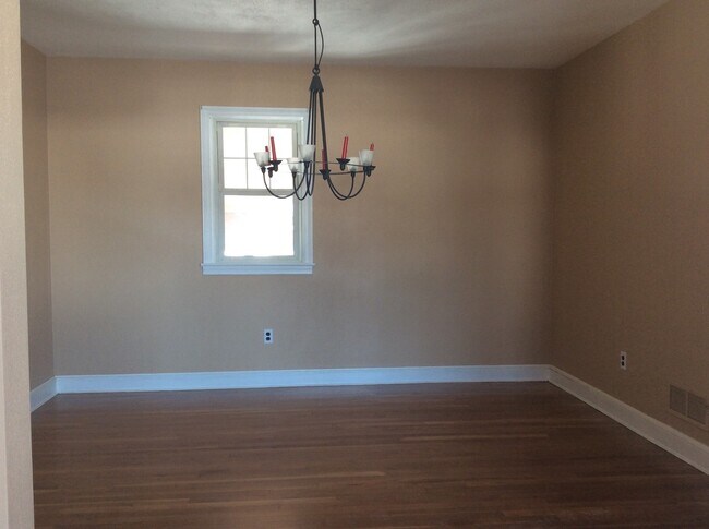 Foto del edificio - COMING SOON! Central School District