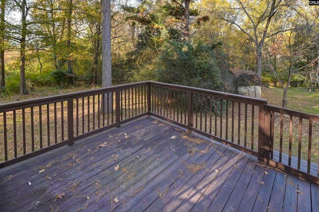 Foto del edificio - 100 Woodspur Rd