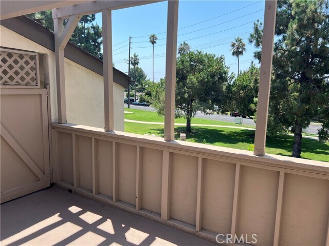 Foto del edificio - 1350 Cabrillo Park Dr