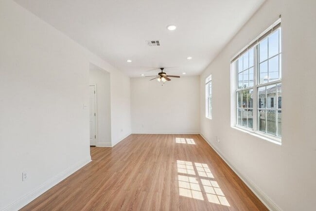 Building Photo - 405 N Tonti St