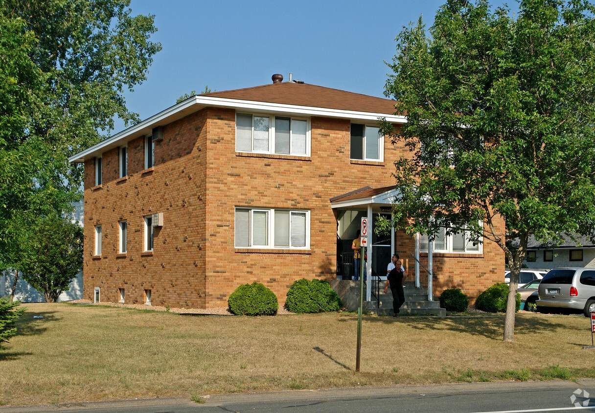 7660 Edgewood Dr, Mounds View, MN 55112 Apartments in Mounds View, MN