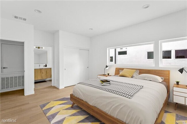 Foto del edificio - 3 br, 4 bath House - 3414 Fletcher Dr # 10