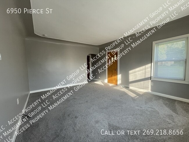 Building Photo - 6950 Pierce St