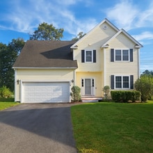 Building Photo - 18 Equestrian Ln
