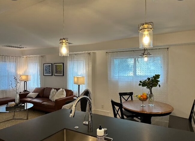 Foto del edificio - Bernal Heights: Fully Renovated Bi-Level F...