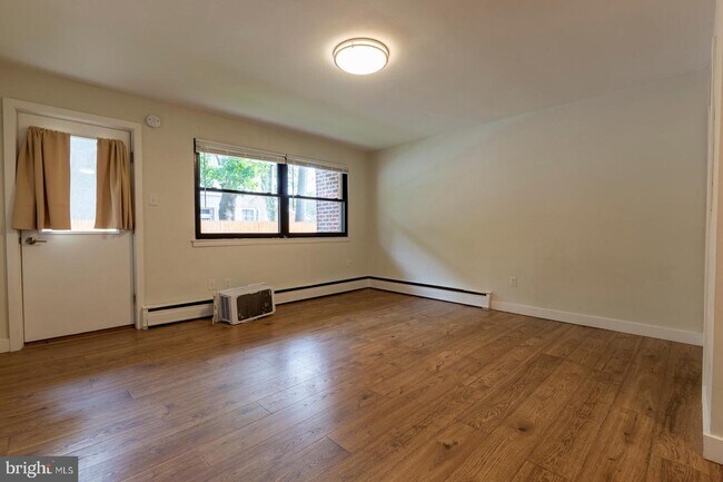 Building Photo - 540 W Sedgwick St